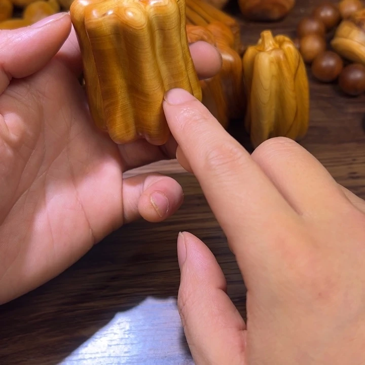 柏木（崖柏）陈化老料手串把件