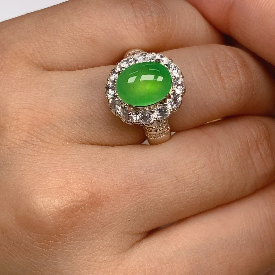 翡翠未镶嵌颈饰丹****?翡翠