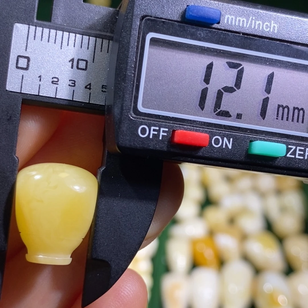 蜜蜡未镶嵌裸石配饰