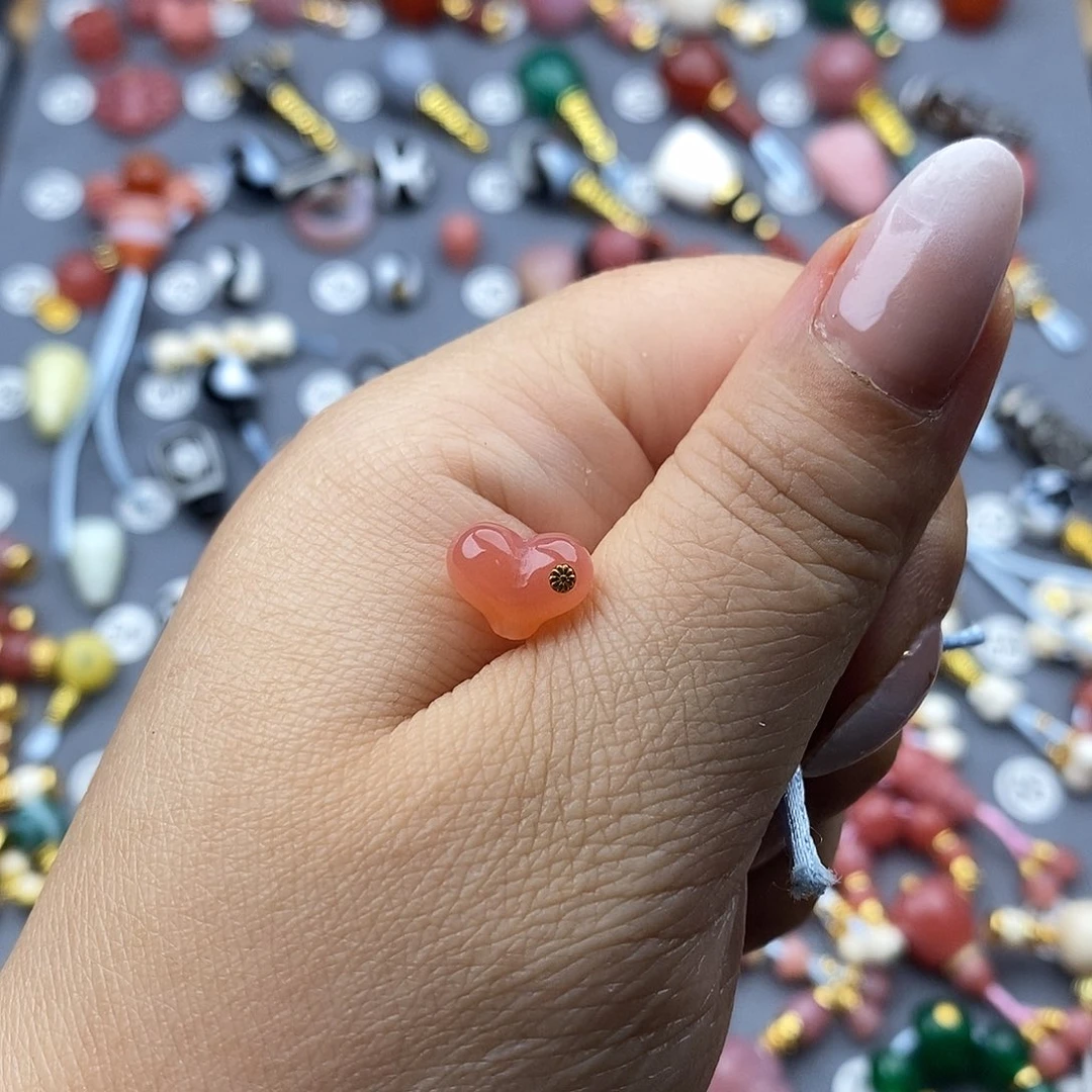 祁****玛瑙/玉髓未镶嵌饰品