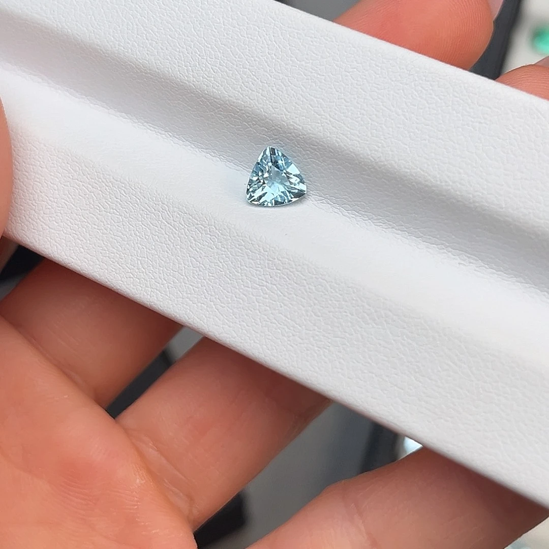 海蓝宝石裸石天然0.65克拉