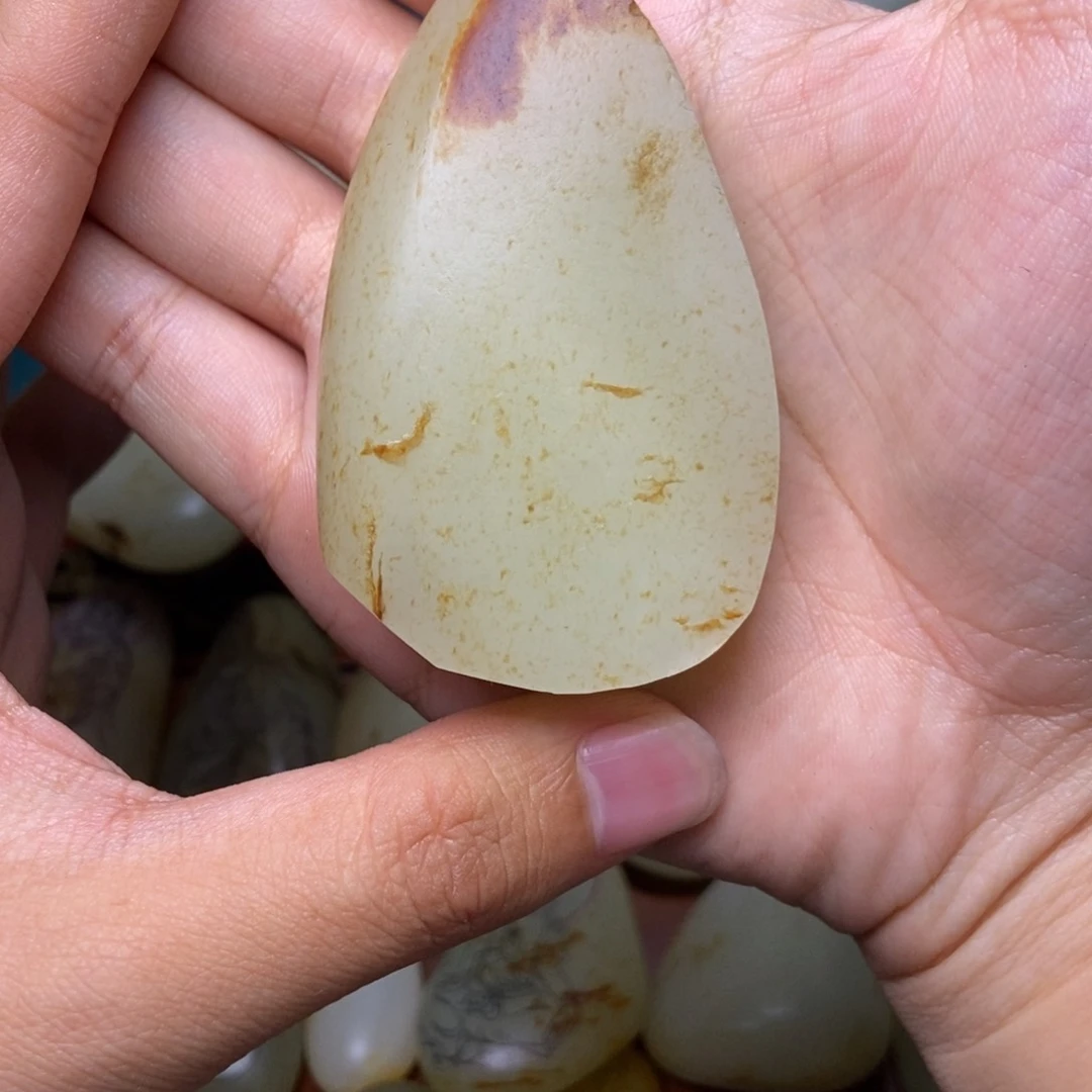 未镶嵌吊坠定制和田玉飞*