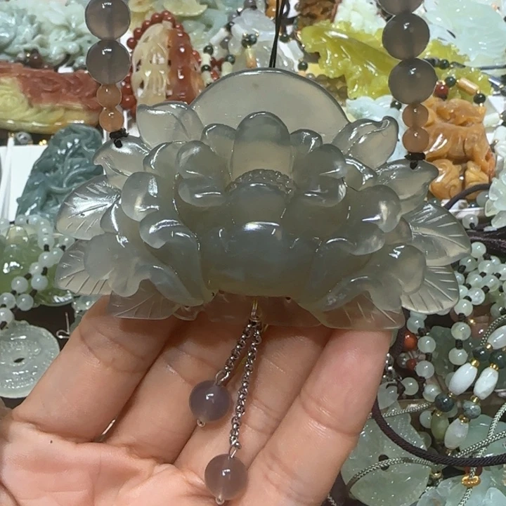 蛇纹石玉未镶嵌吊坠