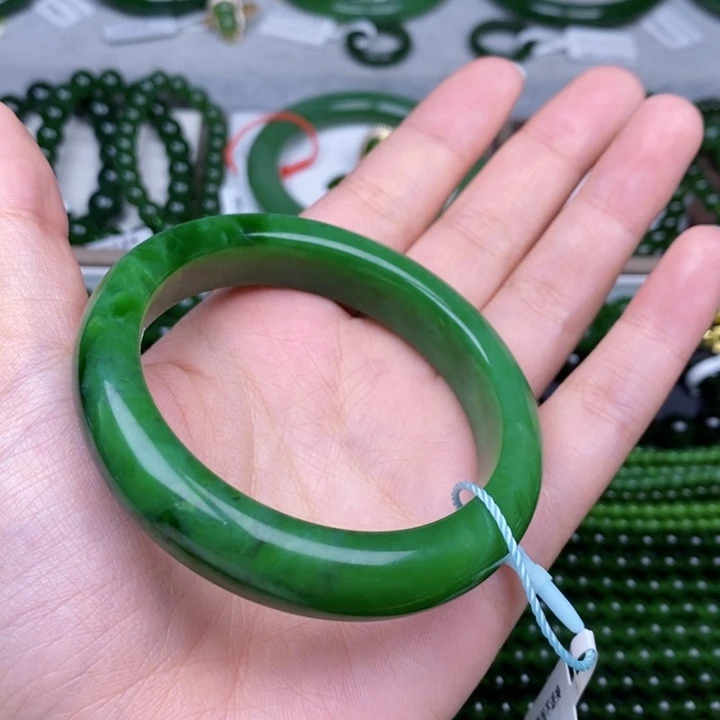 未镶嵌手镯和田玉（碧玉）55阳绿捡漏