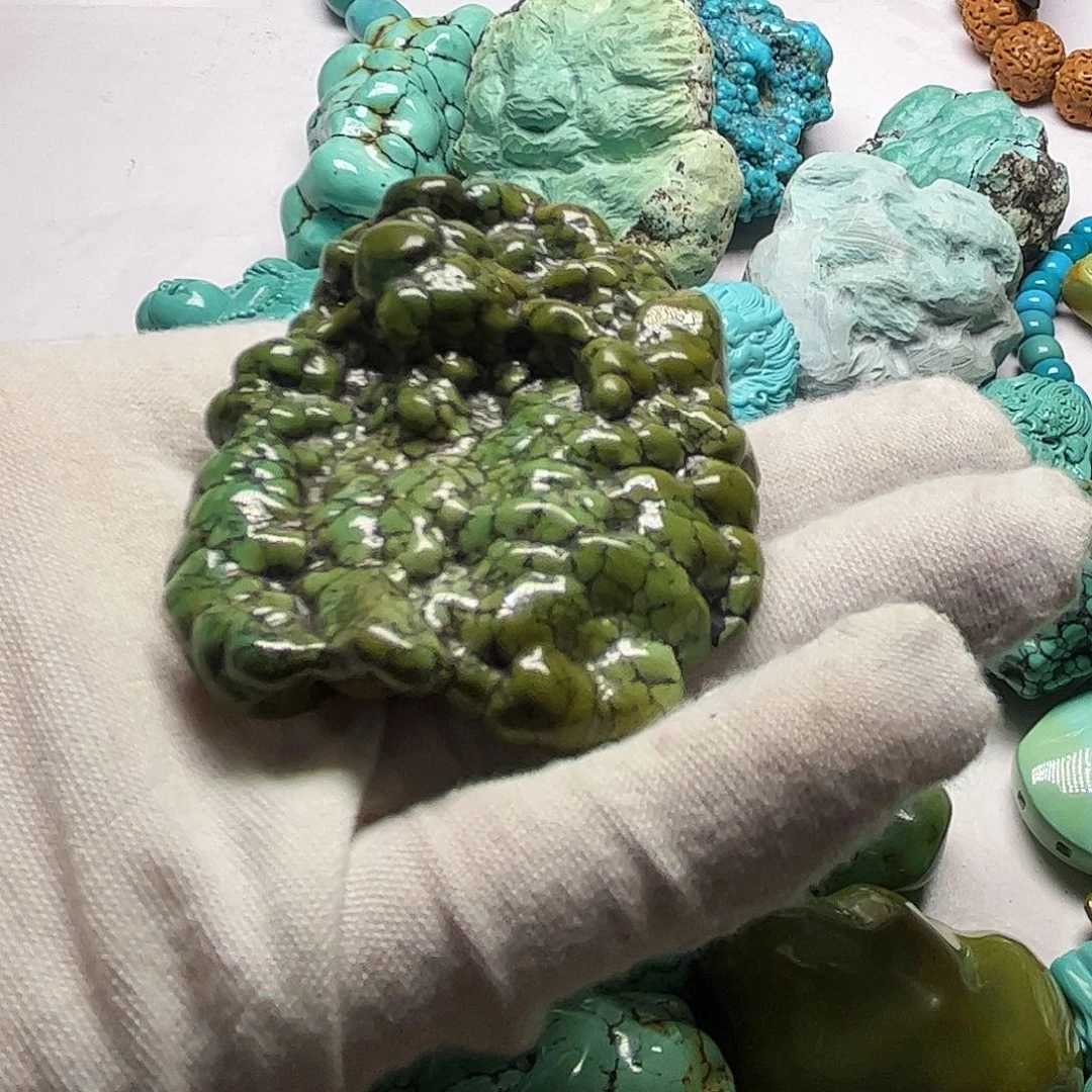 寂***程绿松石未镶嵌珠宝奇石