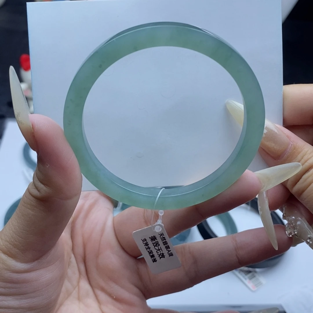 定制翡翠未镶嵌成品买断冰胶果绿