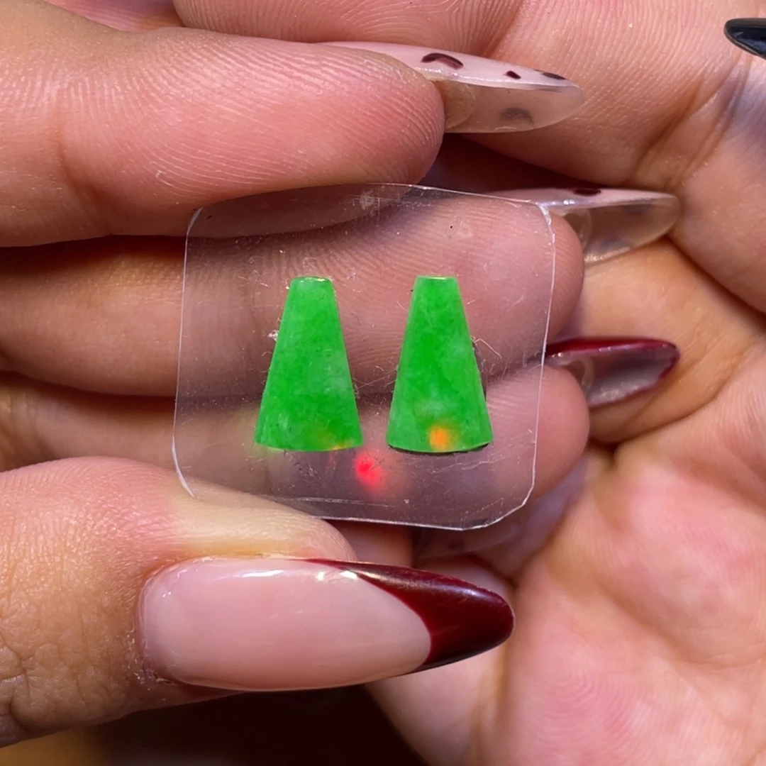 颈饰未镶嵌翡翠绿无事牌