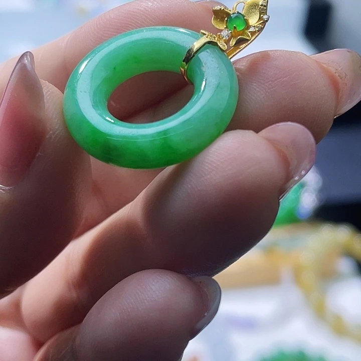 翡翠未镶嵌手链翡翠