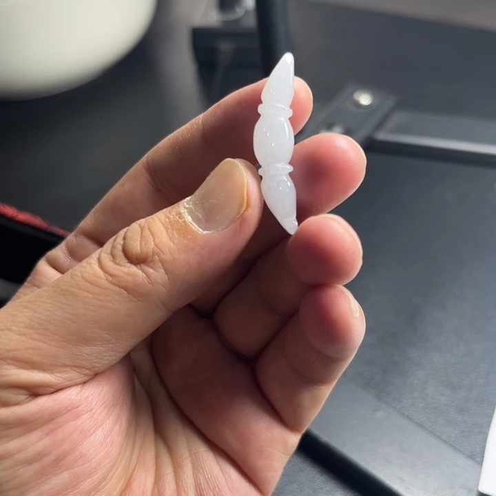 翡翠未镶嵌颈饰翡翠莲藕