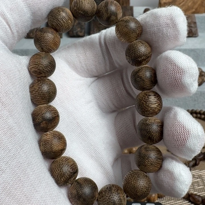 沉香手串柬埔寨棋楠种单圈沉香手串1.1规格11.2克