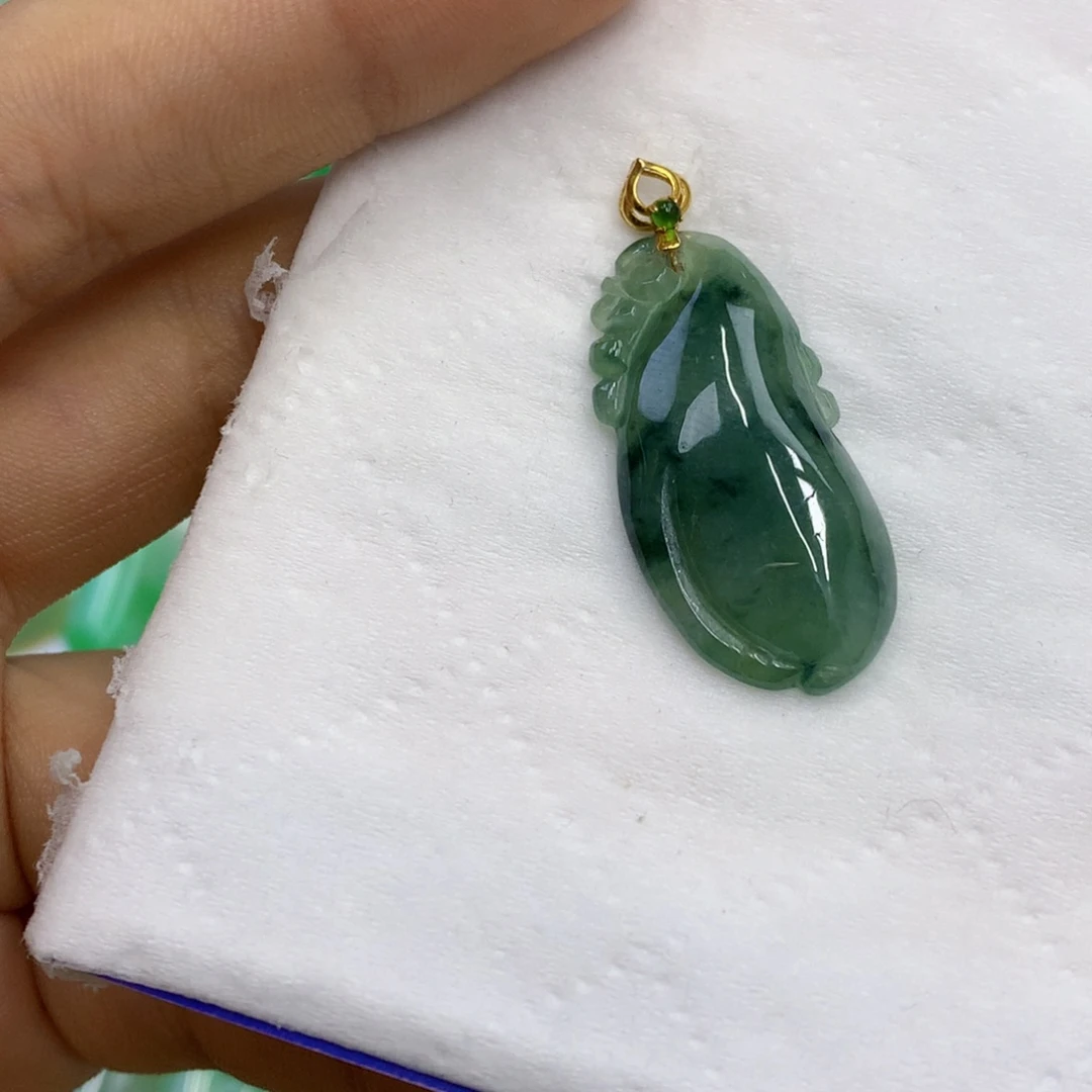 翡翠18K金镶嵌颈饰