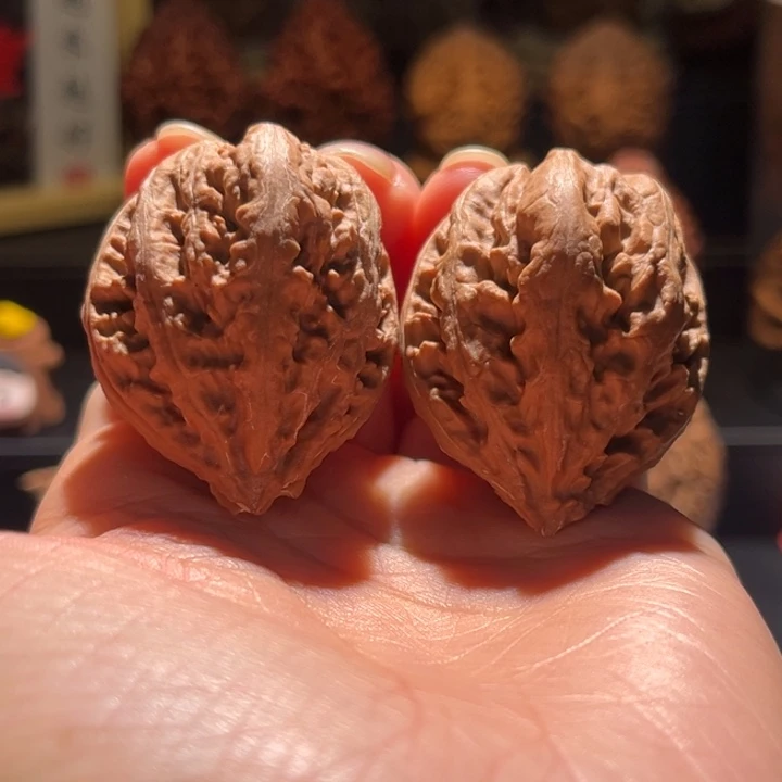 吊坠文玩核桃蚂蚁草莓54返油