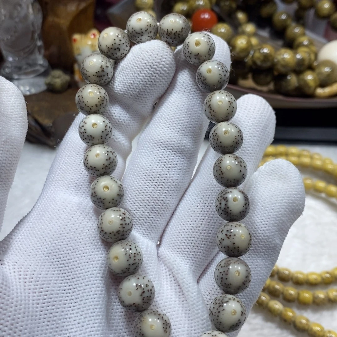 星月菩提手串瓷白10圆大眼睛