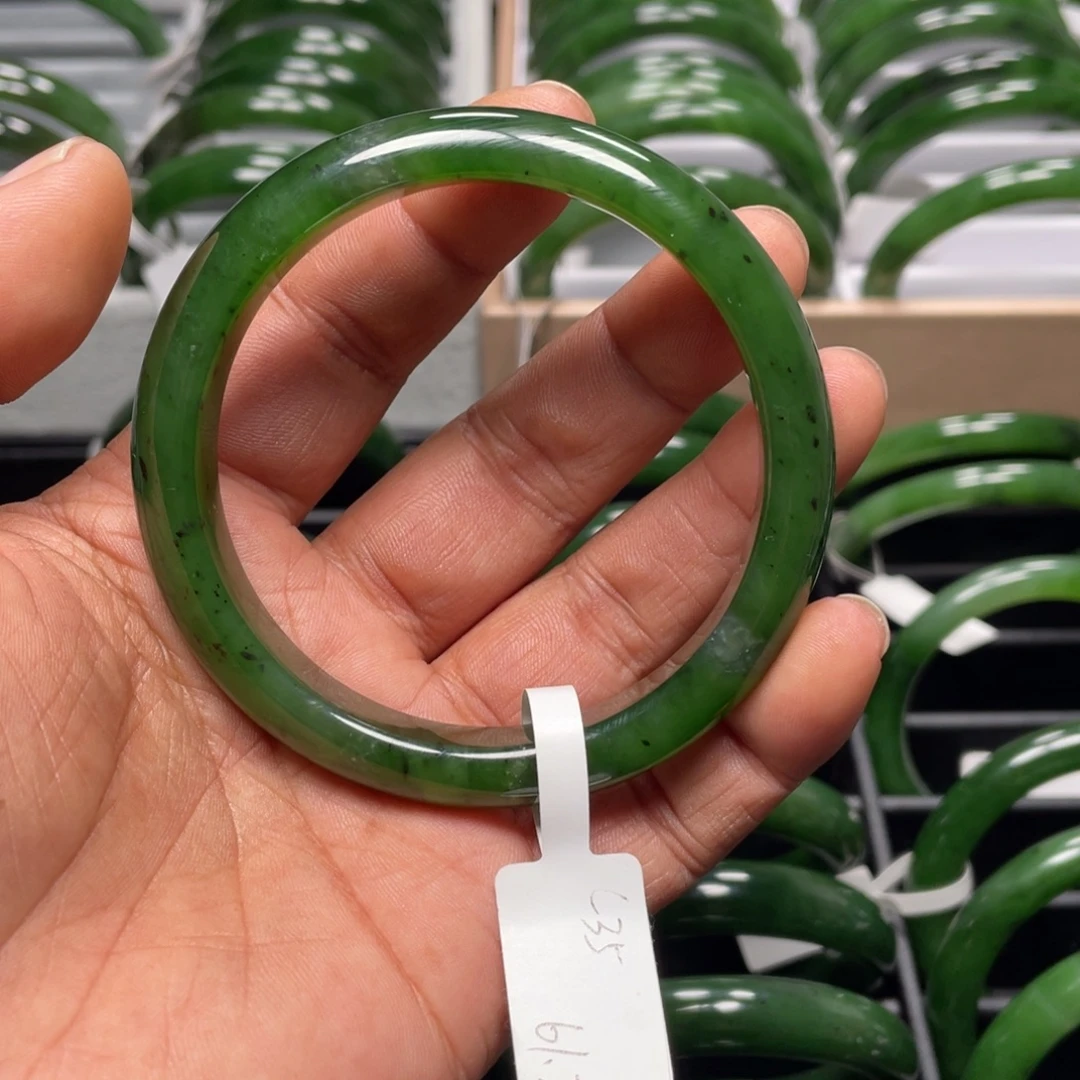 和田玉（碧玉）未镶嵌手镯