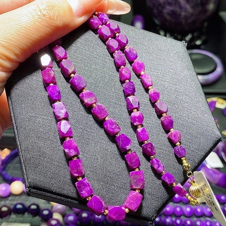 未镶嵌苏纪石（舒俱来）项链