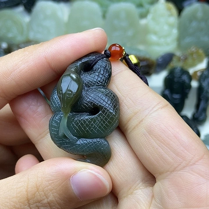 和田玉未镶嵌颈饰