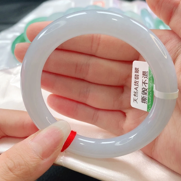 翡翠手镯（圆镯）未镶嵌5655圈