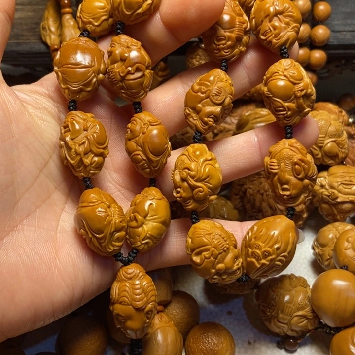 【闪购商品】橄榄核吊坠财神手持