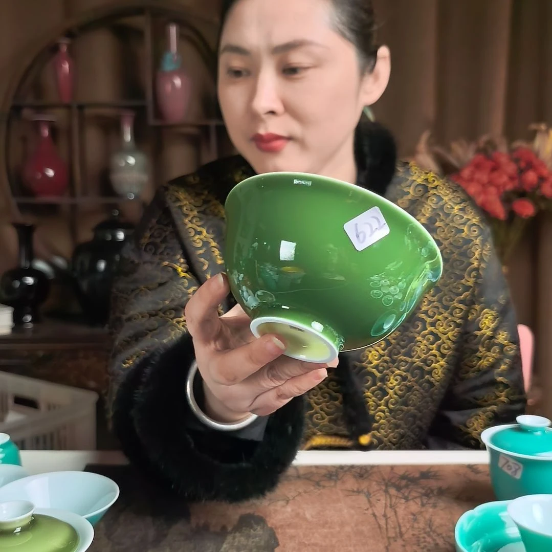 622号珍藏官绿内嫩芽黄宫碗