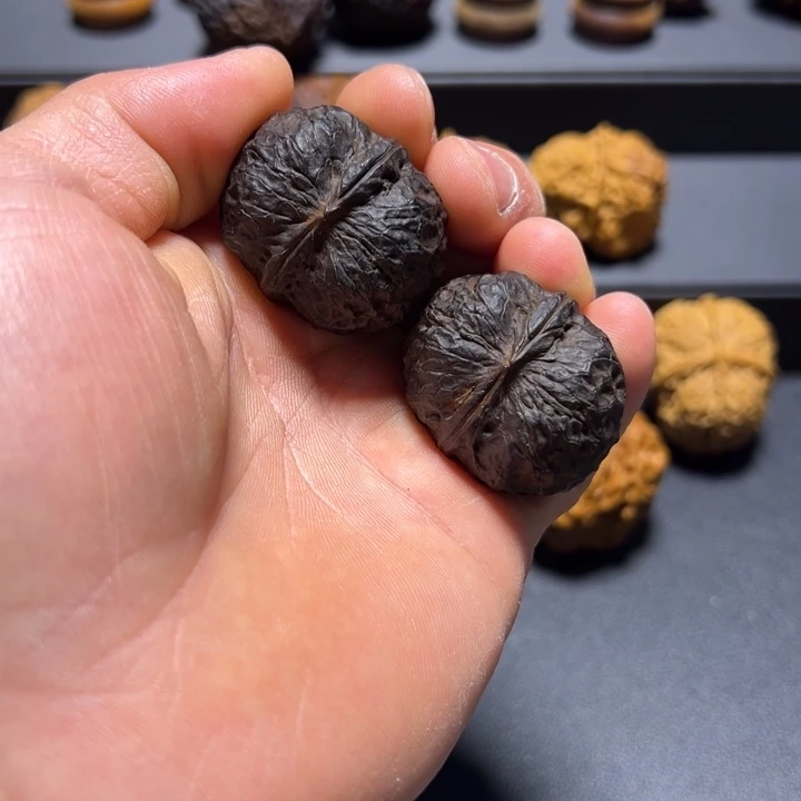 文玩核桃把件B七彩龙珠36mm