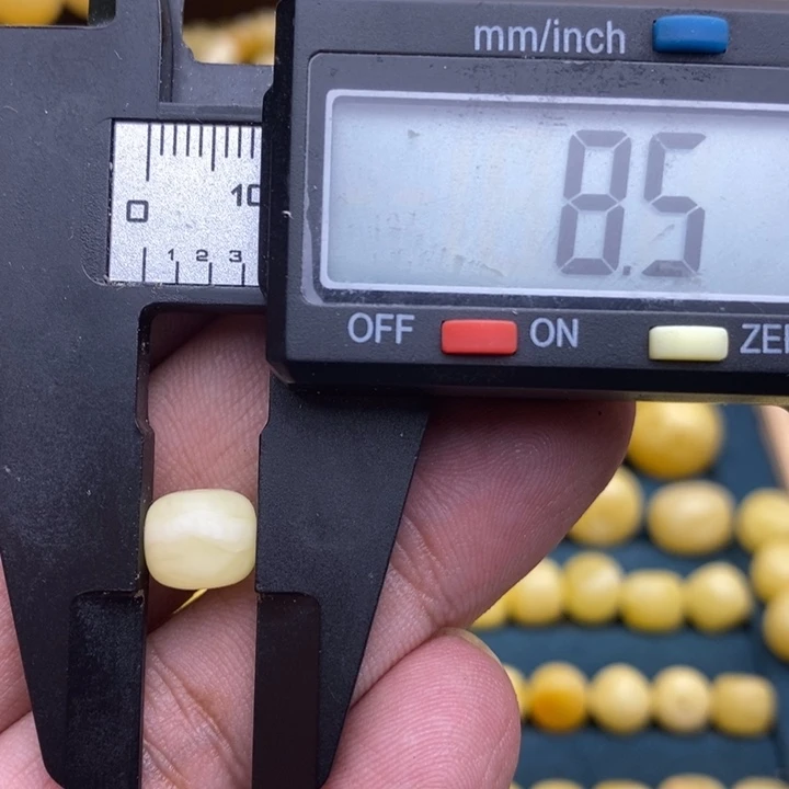 琥珀未镶嵌裸石13号8.5*7.4