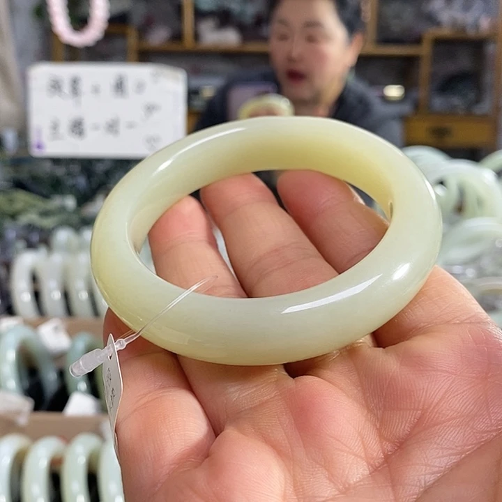 和田玉未镶嵌手镯59