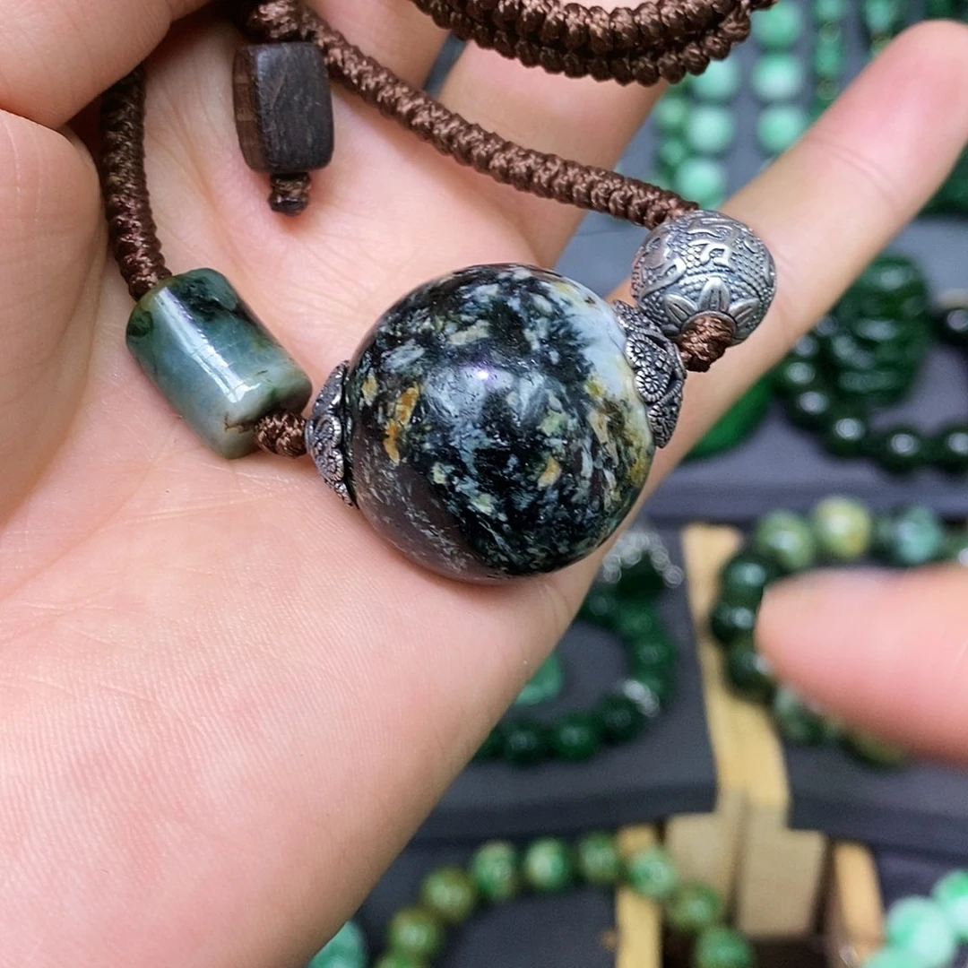 颈饰银S925镶嵌翡翠漂亮美眉