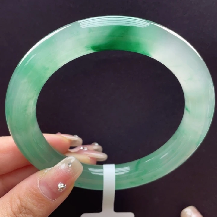 未镶嵌手镯石英质玉