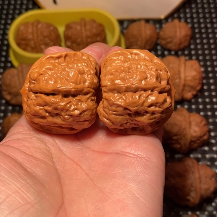 把件文玩核桃一线天开背大腿肌肉蛙