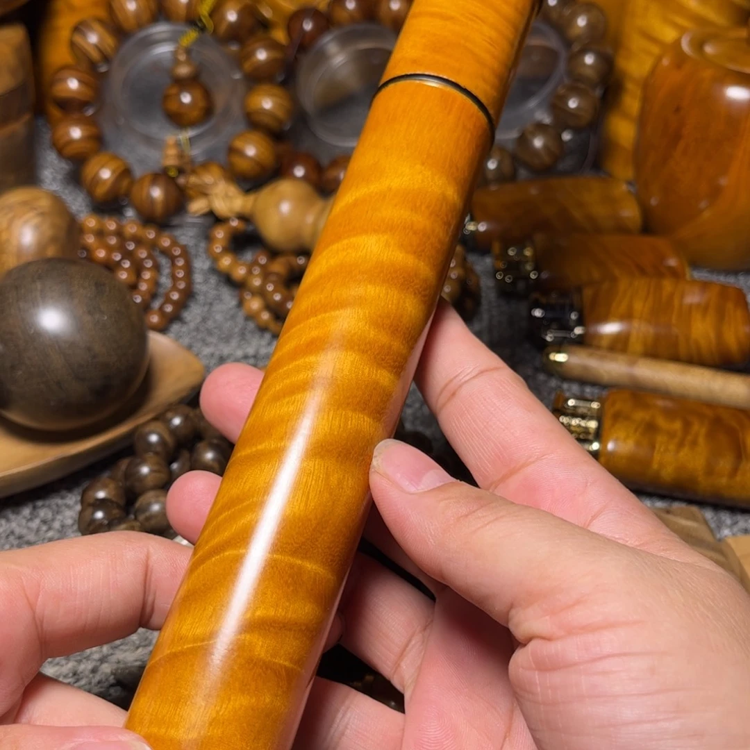 金丝楠龙胆花纹香筒