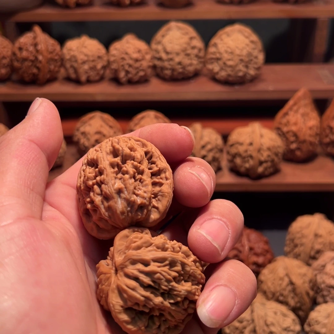 星***落文玩核桃把件麦穗虎头39全品