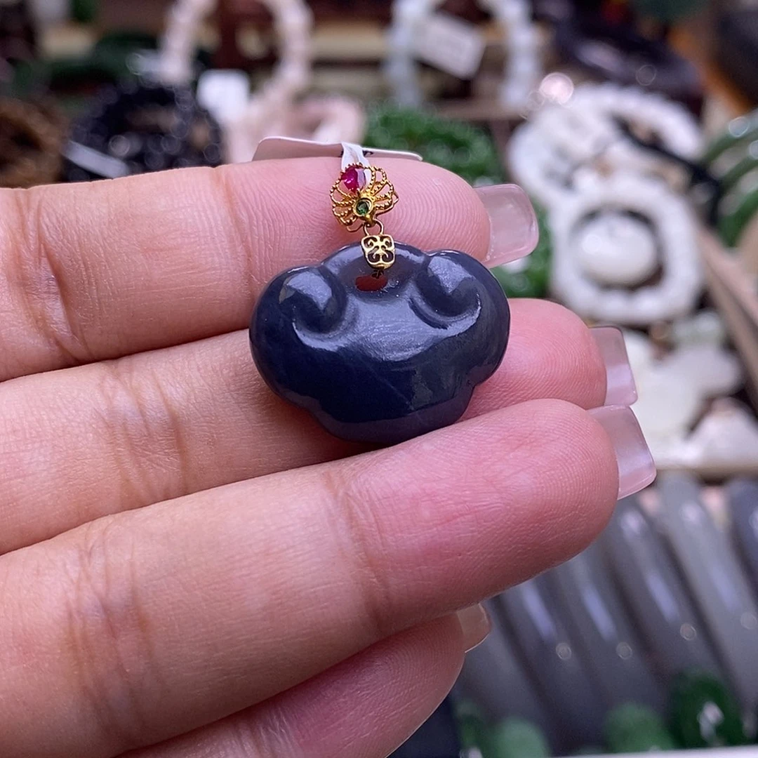 颈饰未镶嵌和田玉收藏级烟紫老矿料帝王紫金镶如意锁