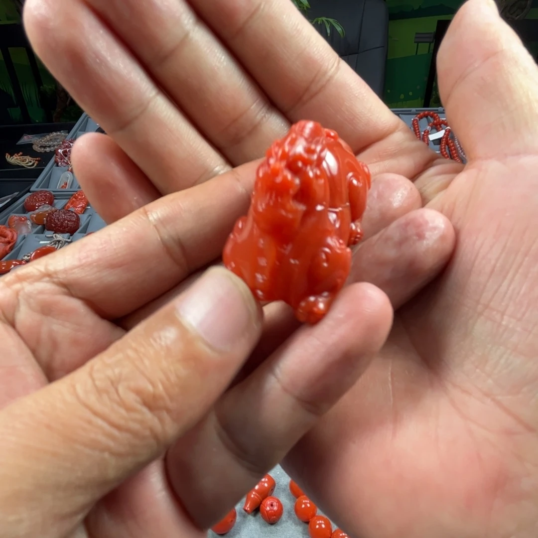 鸽***红南红玛瑙未镶嵌颈饰