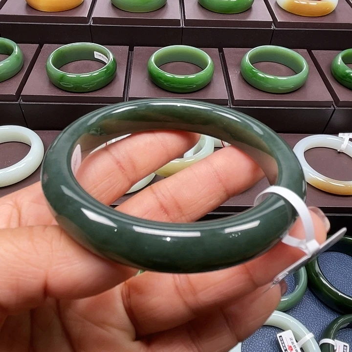 和田玉未镶嵌手镯5960