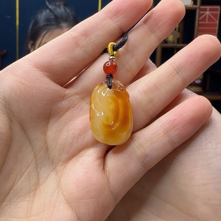 蜜蜡吊坠(赠链)未镶嵌?**?