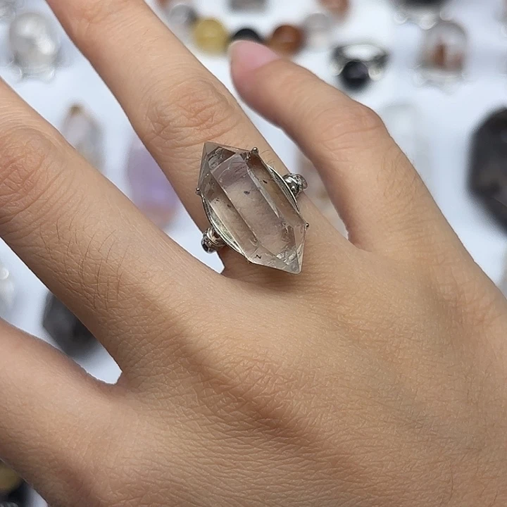 水晶戒指银S925镶嵌闪灵钻戒指