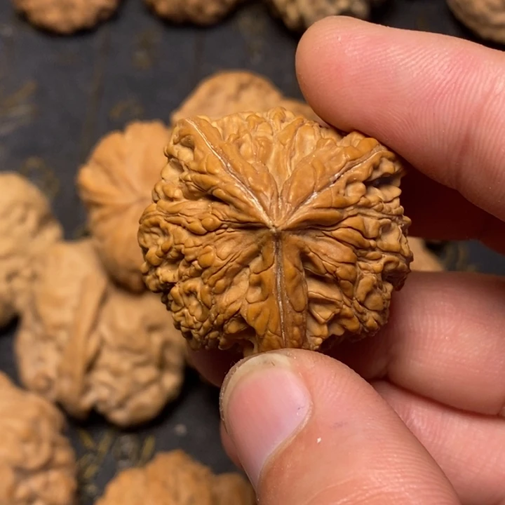 森***1文玩核桃吊坠文玩核桃异形单只