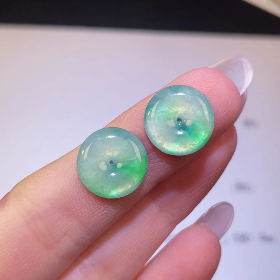 颈饰未镶嵌翡翠裸石