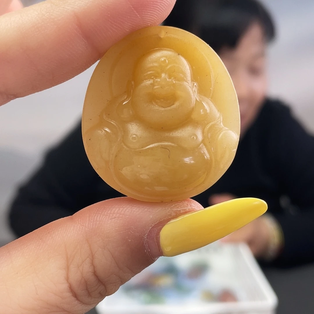 石英质玉未镶嵌黄色圆佛