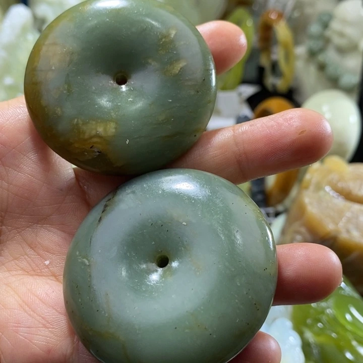 岫玉未镶嵌岫玉吊坠