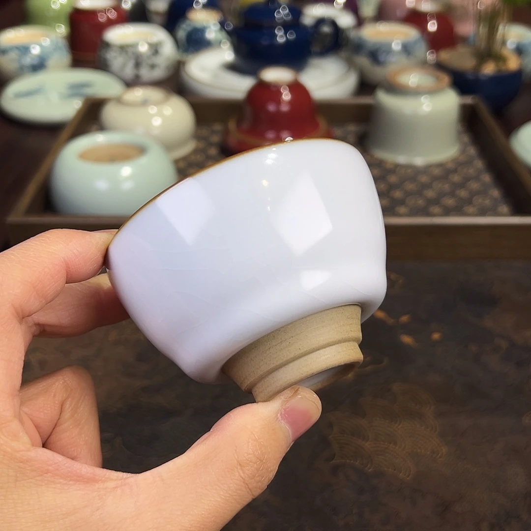 月白漏足鸡心开片