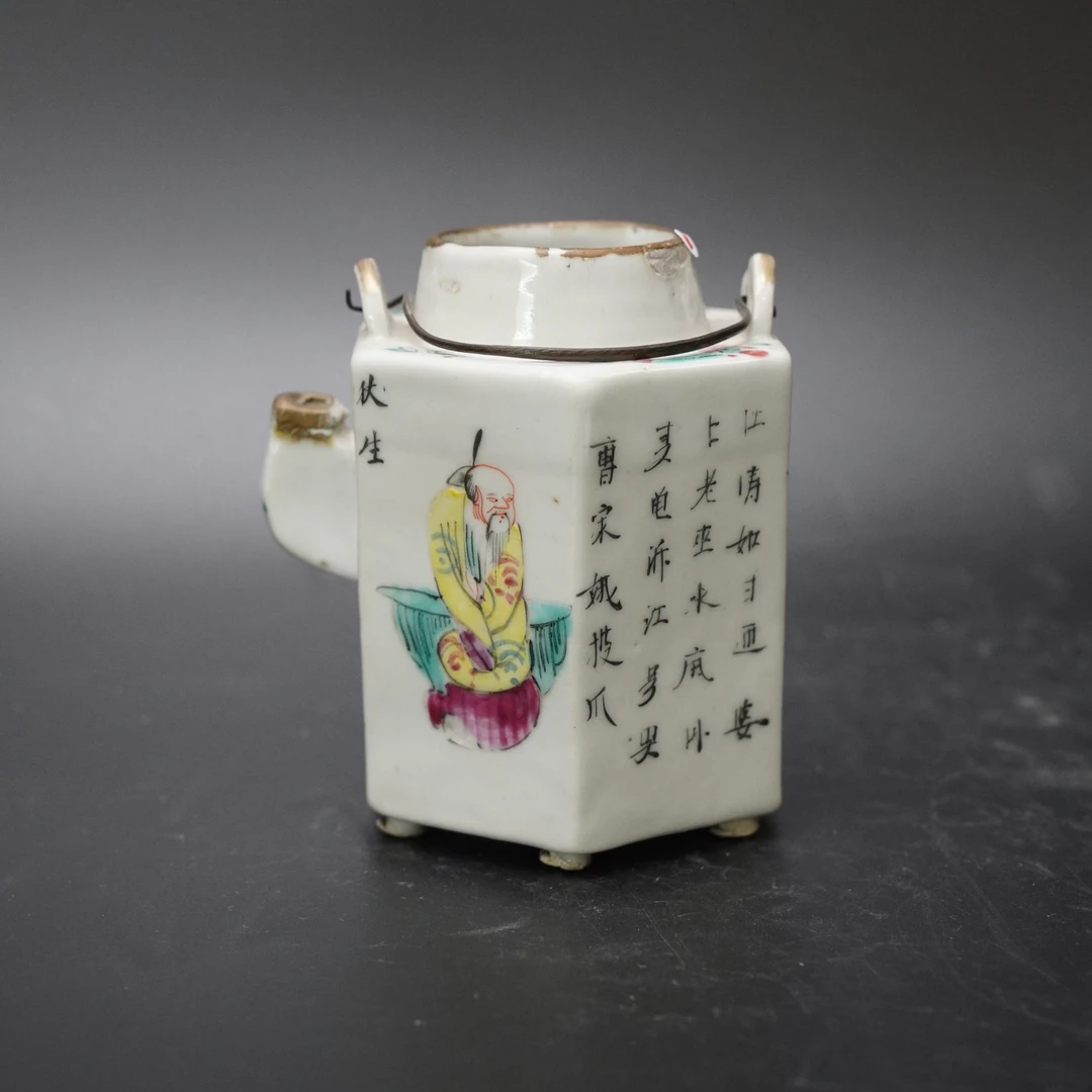 Lot.25090166清同治粉彩无双谱酒壶 高：约10.3cm