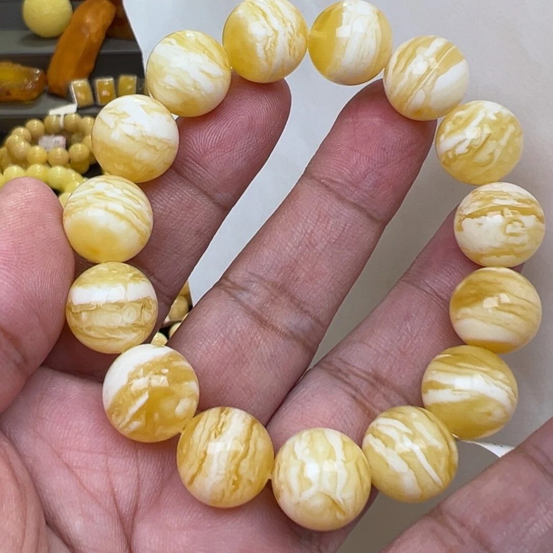 蜜蜡未镶嵌裸石14加23.4克