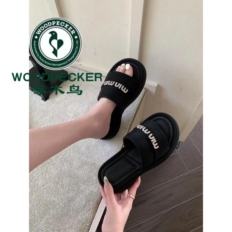 啄木鸟网红水钻厚底凉拖女夏新时尚外穿增高松糕底露趾沙滩一字拖