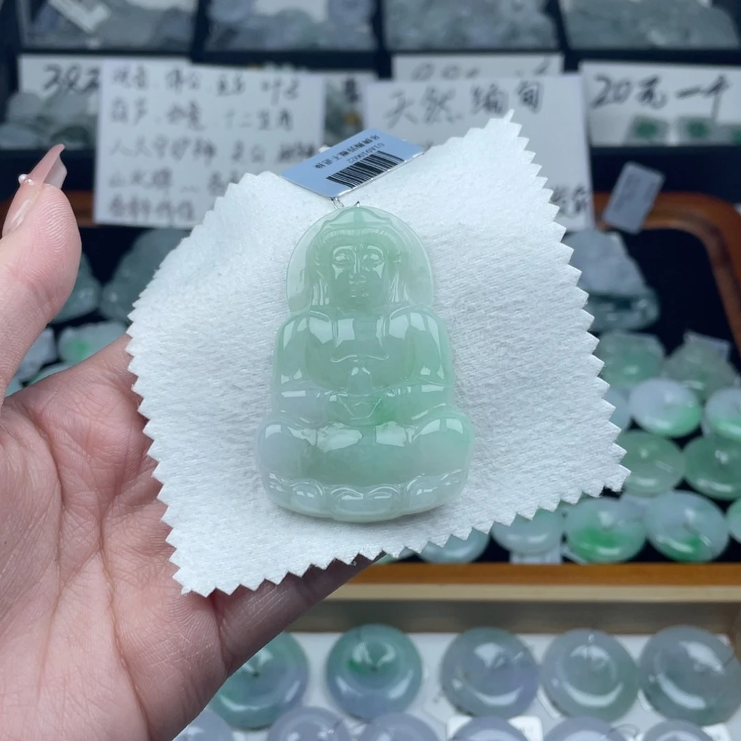 翡翠颈饰未镶嵌观音