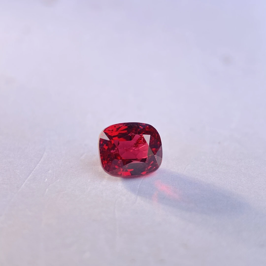 红尖晶 枕形 1.31ct 未镶嵌 JJ51451