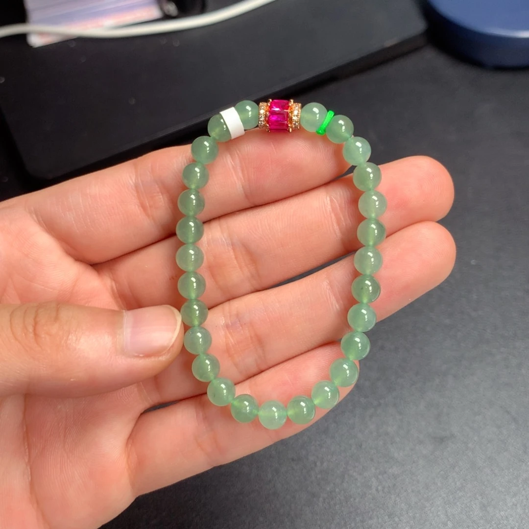 翡翠未镶嵌颈饰手串