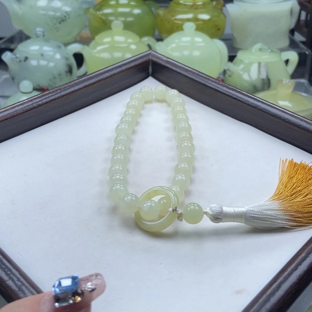 蛇纹石玉未镶嵌手持