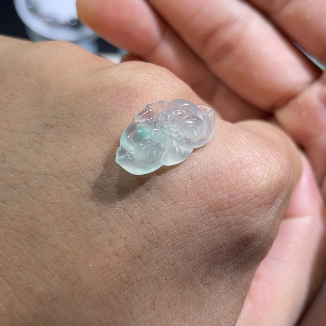 颈饰未镶嵌翡翠莲花