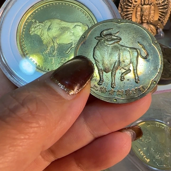 其他普通金属生肖牛纪念章一对
